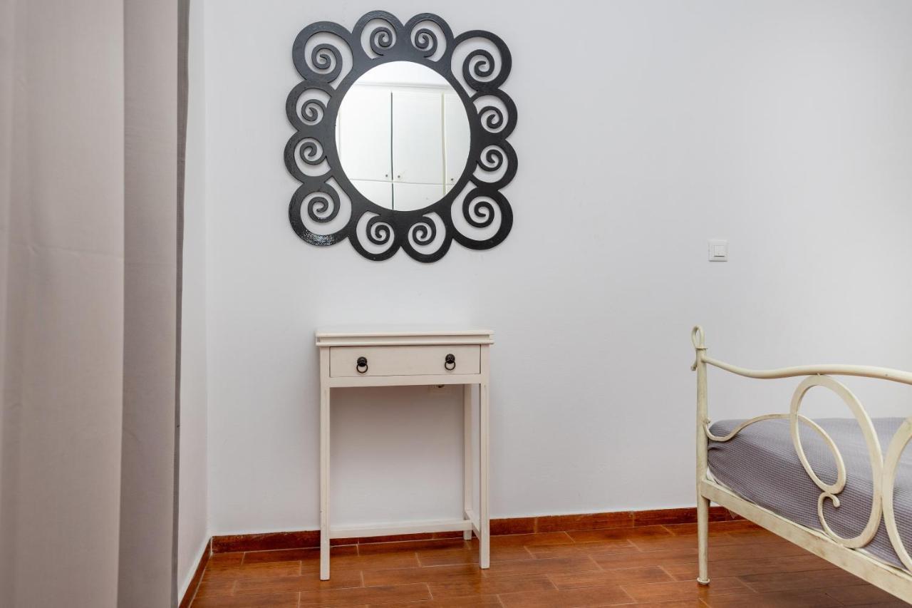 Naxos City Depis Economy Apartments מראה חיצוני תמונה